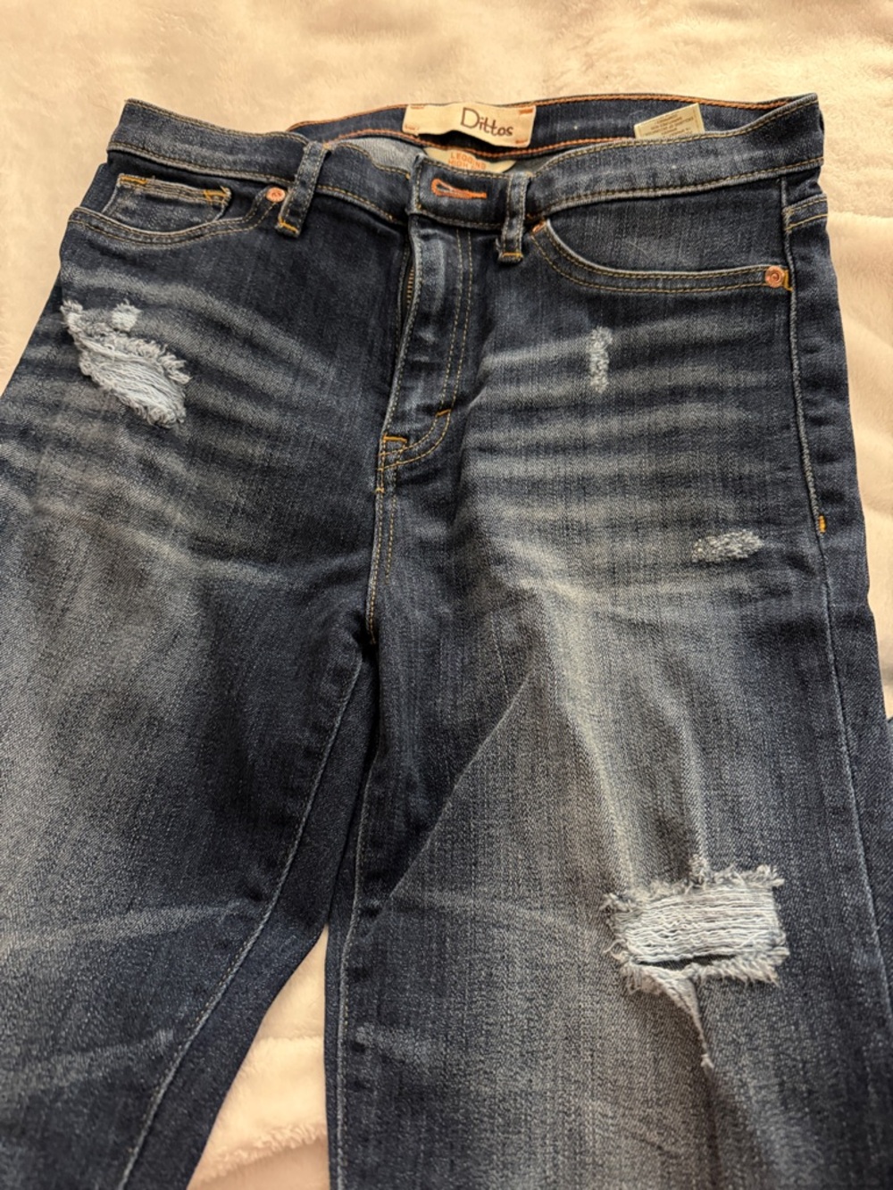 Dittos Women's Medium Dark Wash Distressed Skinny Jeans